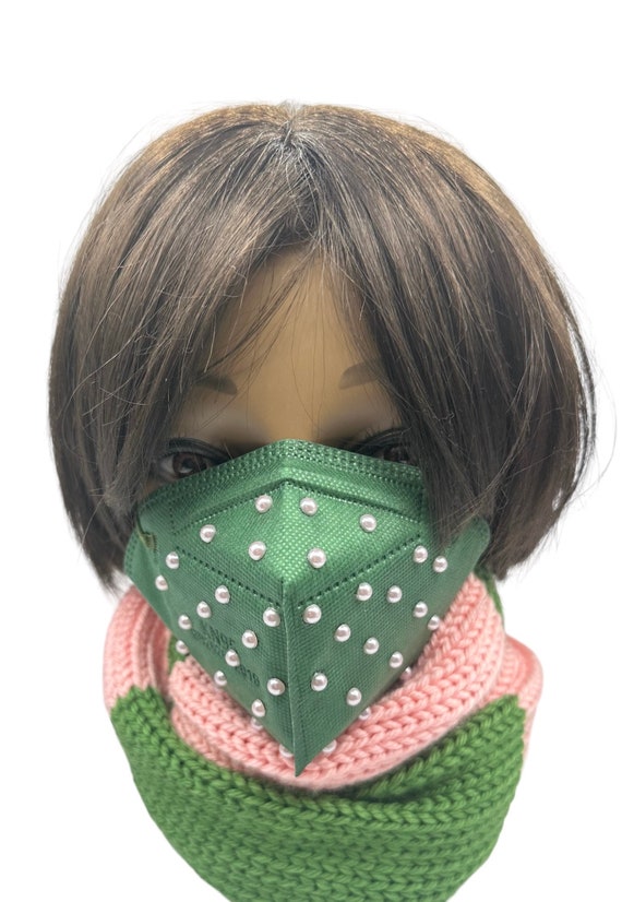 Pink and green mask, green mask/pink pearls