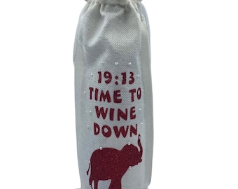 Delta Sigma Theta Wine Bag (white bag, white pearls)