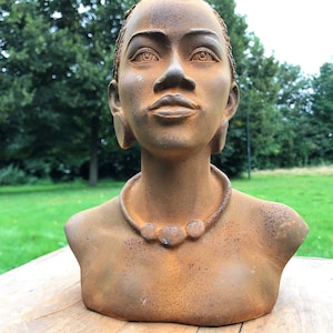 Superb bust of African woman - African style