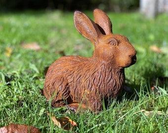 Schöne gusseiserne Kaninchen| Gartenblick |