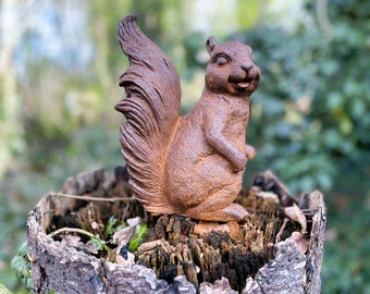 Wunderschönes Eichhörnchen aus Gusseisen | Gartenstatue |