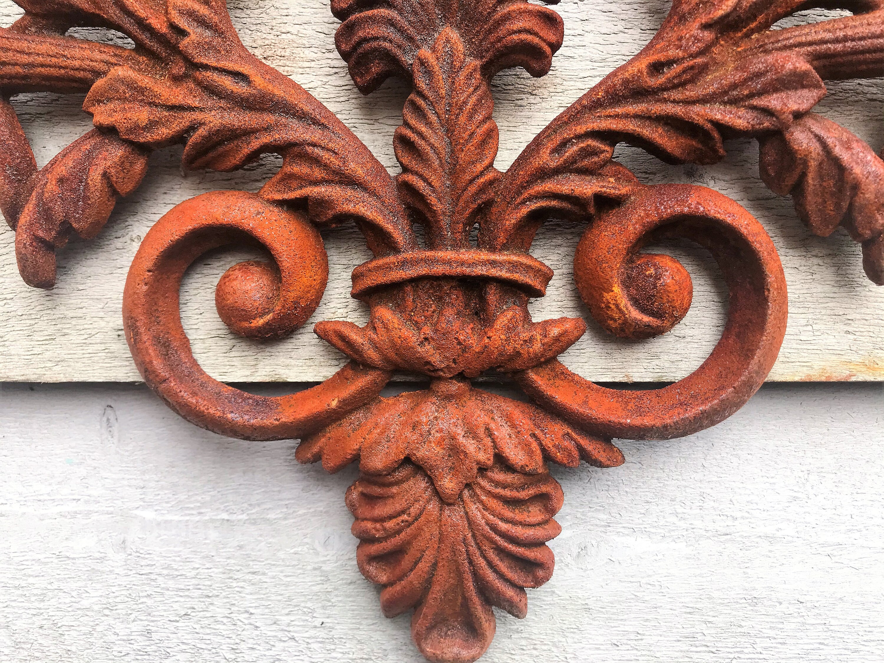 Beautiful Classy Garden Ornament - Cast Iron Wall Decoration - Ancient