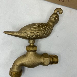 Messing Zapfhahn Wachtel Vogel geformt Griff Gold Metall Outdoor Garten Hof Dekor Cottage Stil MCM Vogelliebhaber Dekor Wachtelsammler