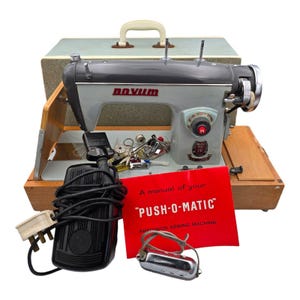 Novum Electric Sewing Machine Deluxe Mark IV 4 with Case Working* With Extras