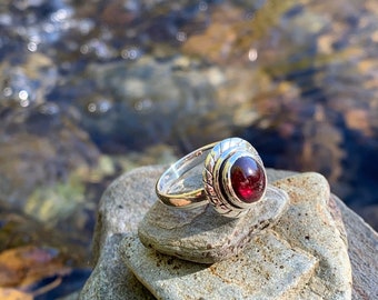 Bague Ancienne En Argent Massif Avec Grenat - Taille 54 - Lithothérapie - Occasion