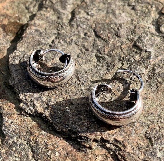 Orecchini in argento 925 – cerchi scultorei – Fabiani Gioiellerie