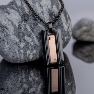 Collar de barra negra, collar con inicial para hombre, collar de acero para hombre, regalo del Día del Padre, collar con letra grabada, regalo para hombre