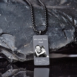 Collar con barra negra, collar con inicial para hombre, collar de acero para hombre, regalo para el Día del Padre, collar con foto, collar con letra grabada, regalo para hombre
