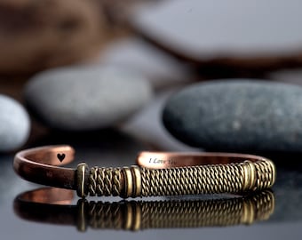 Bransoletka z oksydowanej miedzi, owinięta drutem miedzianym, bransoletka męska z mankietem, bransoletka z owijką drucianą, prezent na dzień ojca, bransoletka z mankietem, bransoletka na prezent dla niego