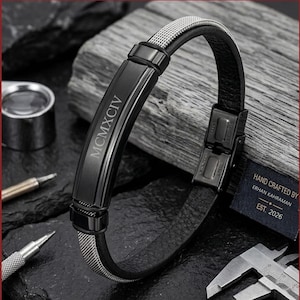 Lädermanschettarmband för män, graverat svart stålarmband, personlig present till maken