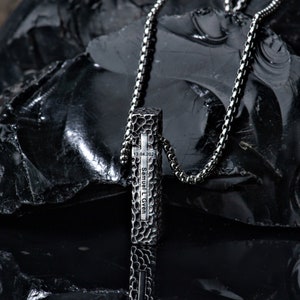 Collar de cruz, collar de barra, collar personalizado para hombres, collar de acero para hombres, collar minimalista, collar con letras grabadas, regalo para hombres