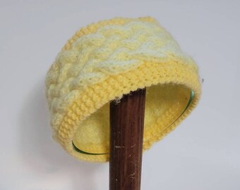 Bandeau en tricot jaune