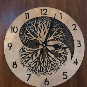 Wanduhr aus Holz mit Zahlen, Baum des Lebens Uhr, Künstlerische Wanduhr, KELTISCHER BAUM des Lebens, Elegante Wanduhr, Coole Uhr.
