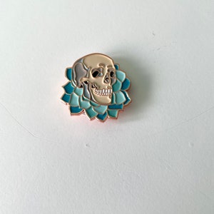Succulent skull needle minder, embroidery and cross stitch accessory, cute magnetic needle minder, soft enamel minder, rose gold finish