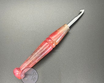 6.5mm Ergonomic Crochet Hook - Hand Turned Light Pink Handle with a Aluminum Tapered Crochet Hook