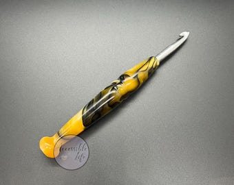 6.5mm Yellow and Black Ergonomic Crochet Hook - Hand Turned Unique Ergonomic Crochet Hook Handle with a Aluminum Tapered Crochet Hook