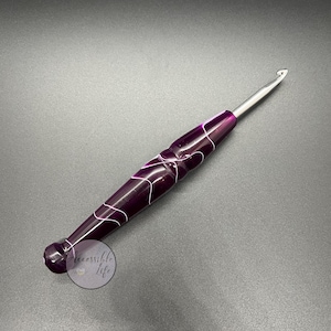 4.5mm Purple and White Ergonomic Crochet Hook - Hand Turned Unique Ergonomic Crochet Hook Handle with a Silver Coloured Tapered Crochet Hook