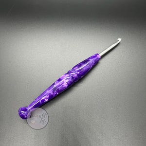 4.0mm Purple Ergonomic Crochet Hook - Hand Turned Unique Ergonomic Crochet Hook Handle with a Silver Coloured Tapered Crochet Hook