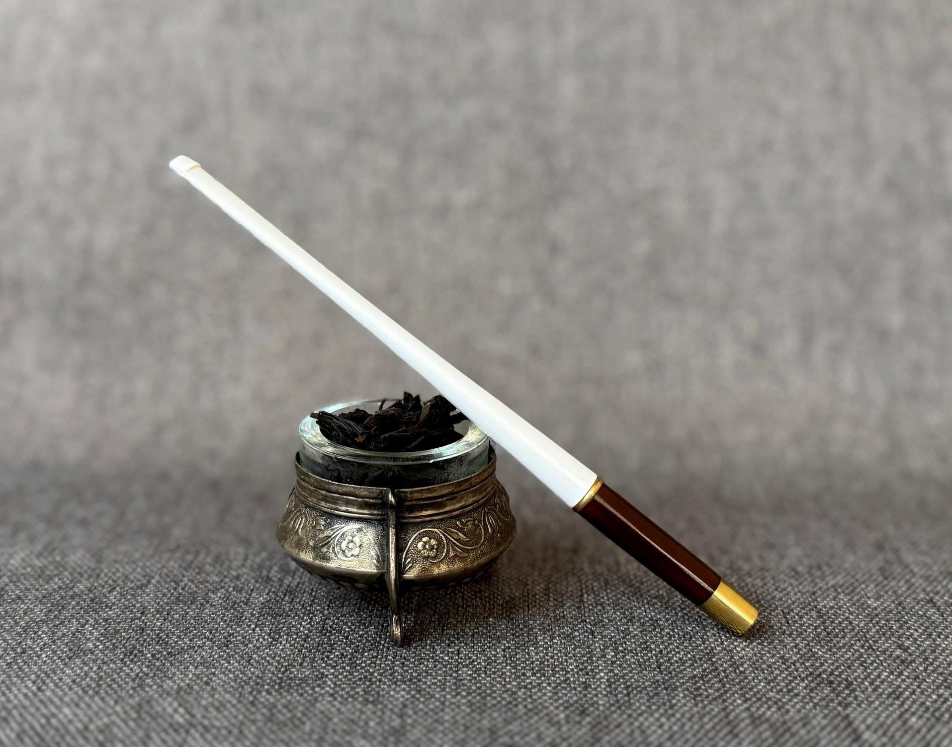 cigarette stem holder This item coordinates well with a pillbox hat Eitonbu Audrey Style Vintage Extendable