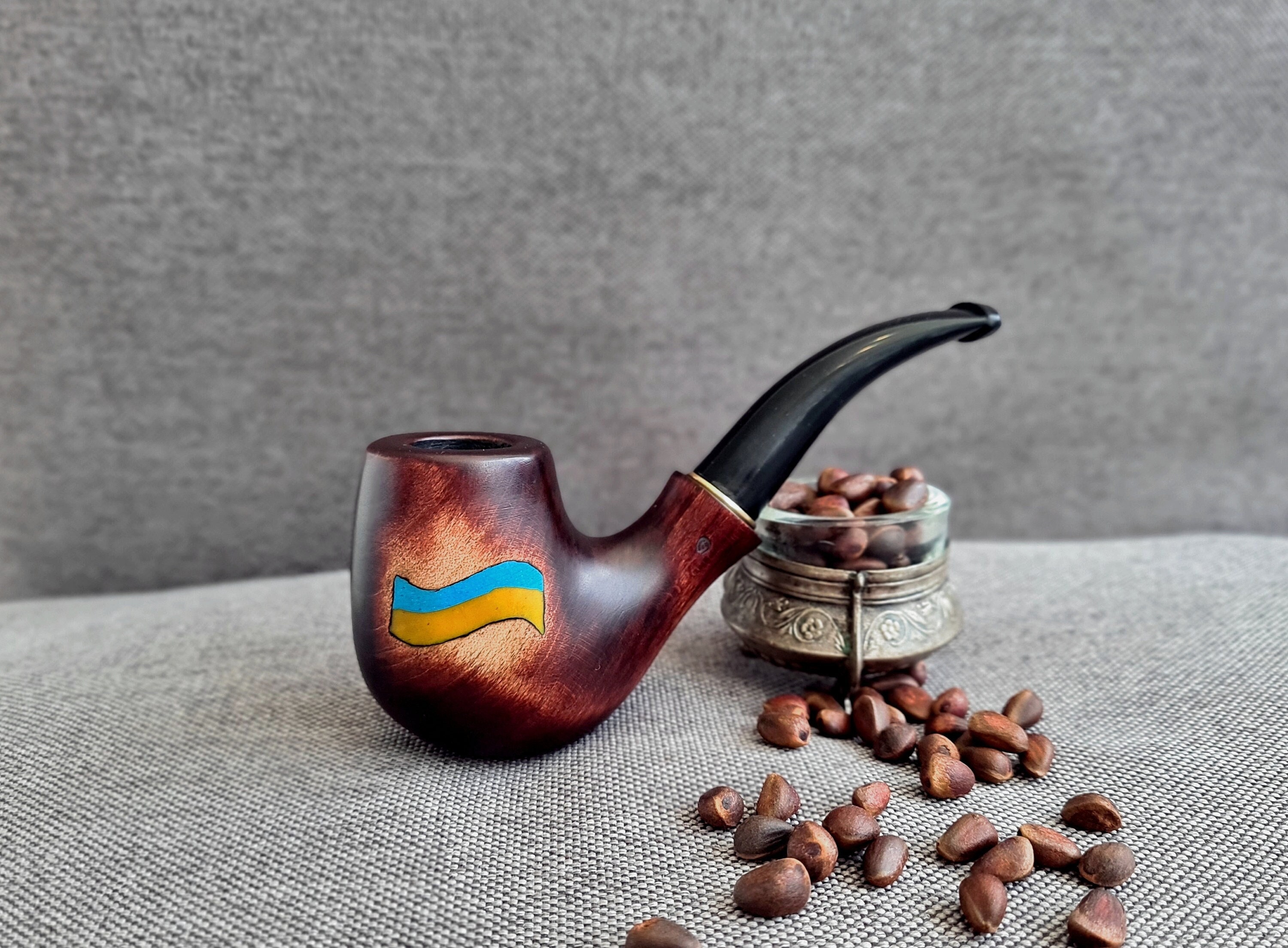 Red Gold Porcelain Smoking Pipe Kyiv Decorative Pipe Ceramic Pipe