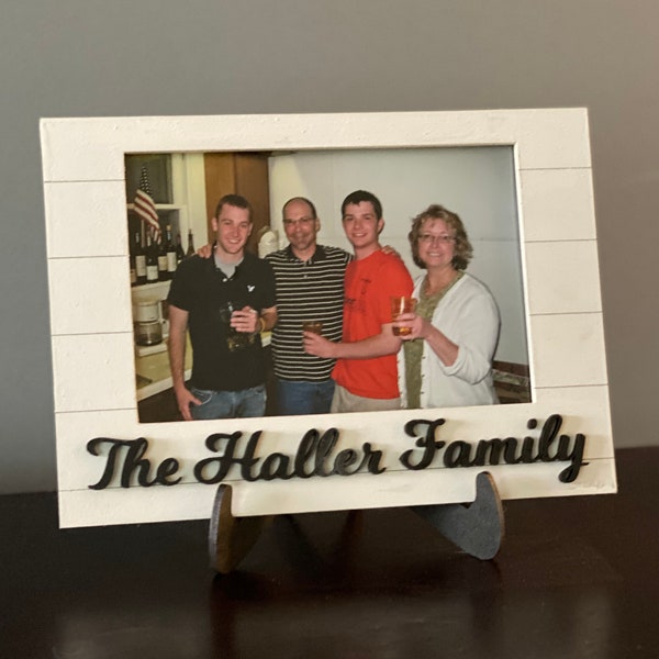 Laser Cut Custom Shiplap Wood 4x6 Pocket Picture Frame and Holder (SVG, AI)