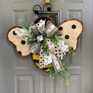 Bumble Bee Door Hanger, Honey Bee Decor Beekeeper Gift, Bee Gifts for Women,  Spring Mantel Decor, Trendy Birthday Gifts for Mom, Summer 