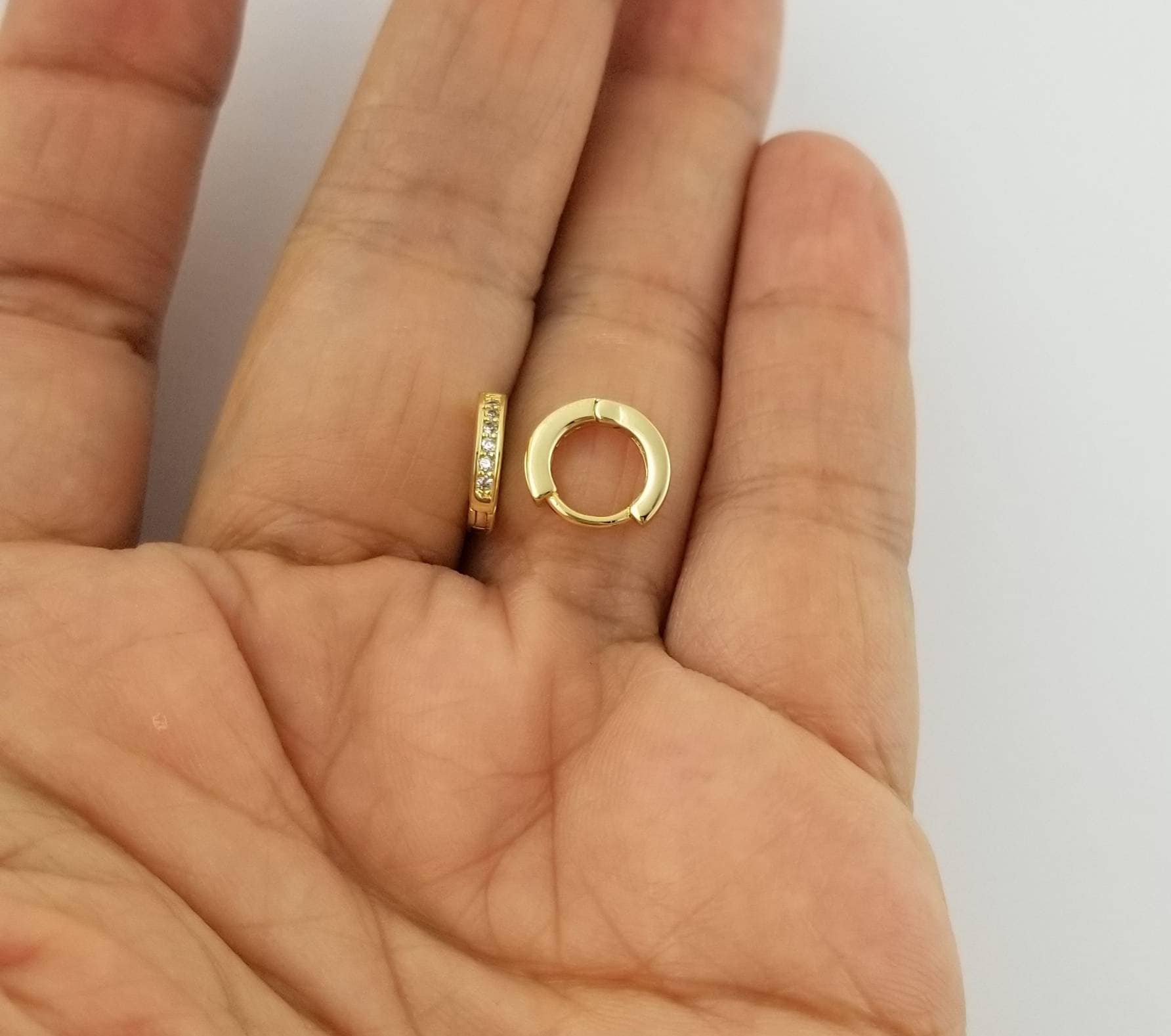 22K Gold Beaded Baby Hoop Earrings (2.60G) - Queen of Hearts Jewelry