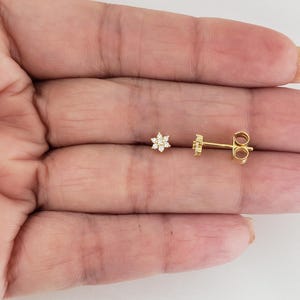 Fower Stud Earrings, Gold Earrings, Sterling Silver Earrings, Flower Earrings, Tiny Stud Earrings, Gold Stud Earrings, Diamond Stud Earrings