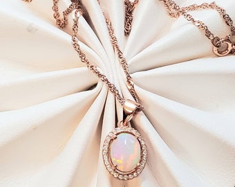 Véritable opale gemme Halo pendentif en or rose, coussin Halo jeu de lumière opale gemme rose or collier en argent, style minimaliste, coffret cadeau