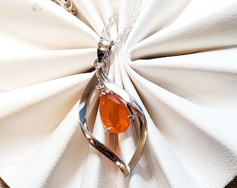 Art Deco Birnen-mexikanischen Feueropal-Anhänger: Sterling Silber Halskette