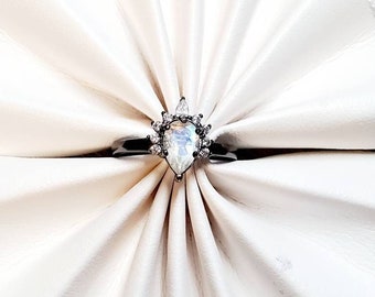 Art Deco Mondstein Ring: Schwarz Silber Tropfen Edelstein, Größe 17,5 mm