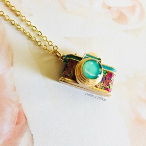 Gold Tone Vibrant Floral Print Baby Blue Enamel Details Camera Necklace Pendant Blue Glass Lens Photography Charm Gold Plated 18 Inch Chain