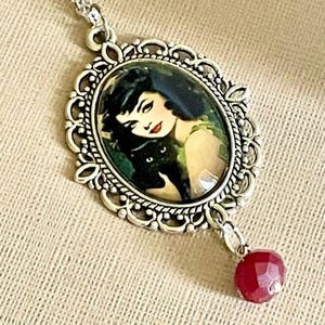 Vintage 50&#39;s Style Woman with Black Cat Silver Tone Necklace Pendant Cameo Cabochon with Handmade Red Drop Bead Silver Plated 18&quot; Chain