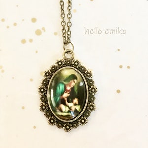 Madonna And Jesus Child Bronze Tone Flower Framed Handmade Cameo Medal Necklace Pendant Virgin Mary Charm On Bronze Tone 18 inch Chain