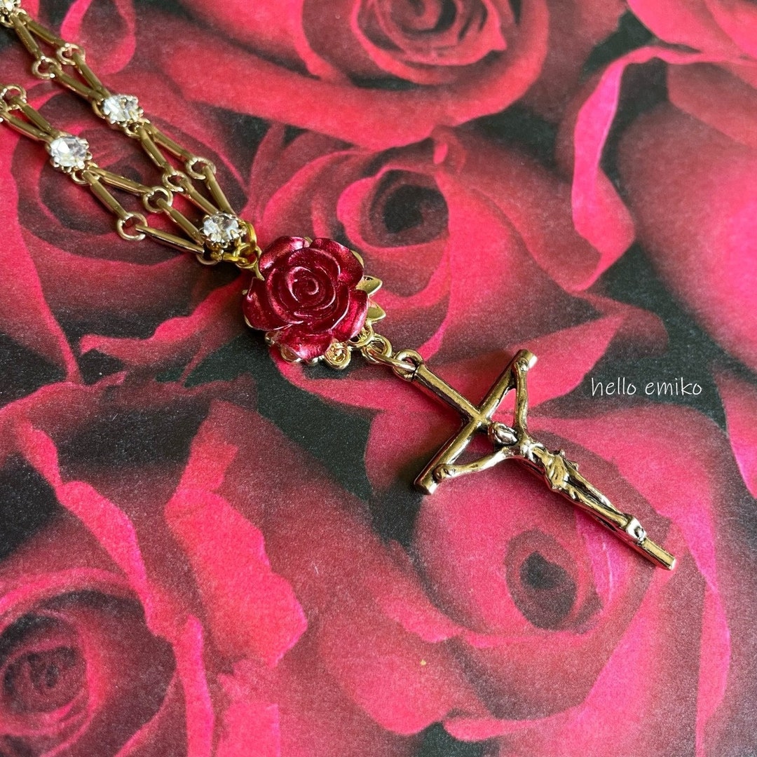 Beautiful Christian or Catholic Gold Tone Jesus Crucifix Cross Pendant