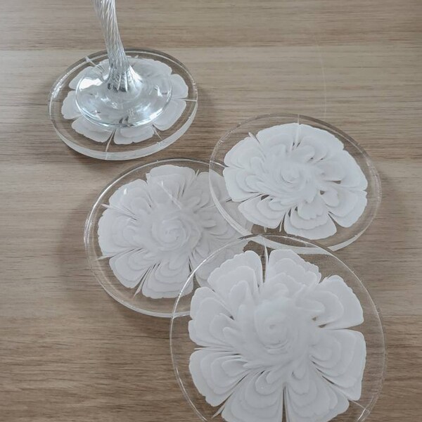 Sous verres en résine epoxy 10 cm  / blanc / fleur / idée cadeau