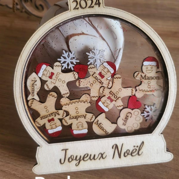 Boule de Noël / Boule à neige  personnalisée avec prénoms / décoration de Noël / pour toute la famille / Shaker pain épices