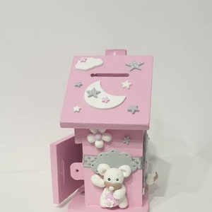 Tirelire maison prénom bébé / enfant / cadeau naissance / étoiles / nuage / lune / ours / rose en Fimo / cadenas 2 clefs personnalisée image 2