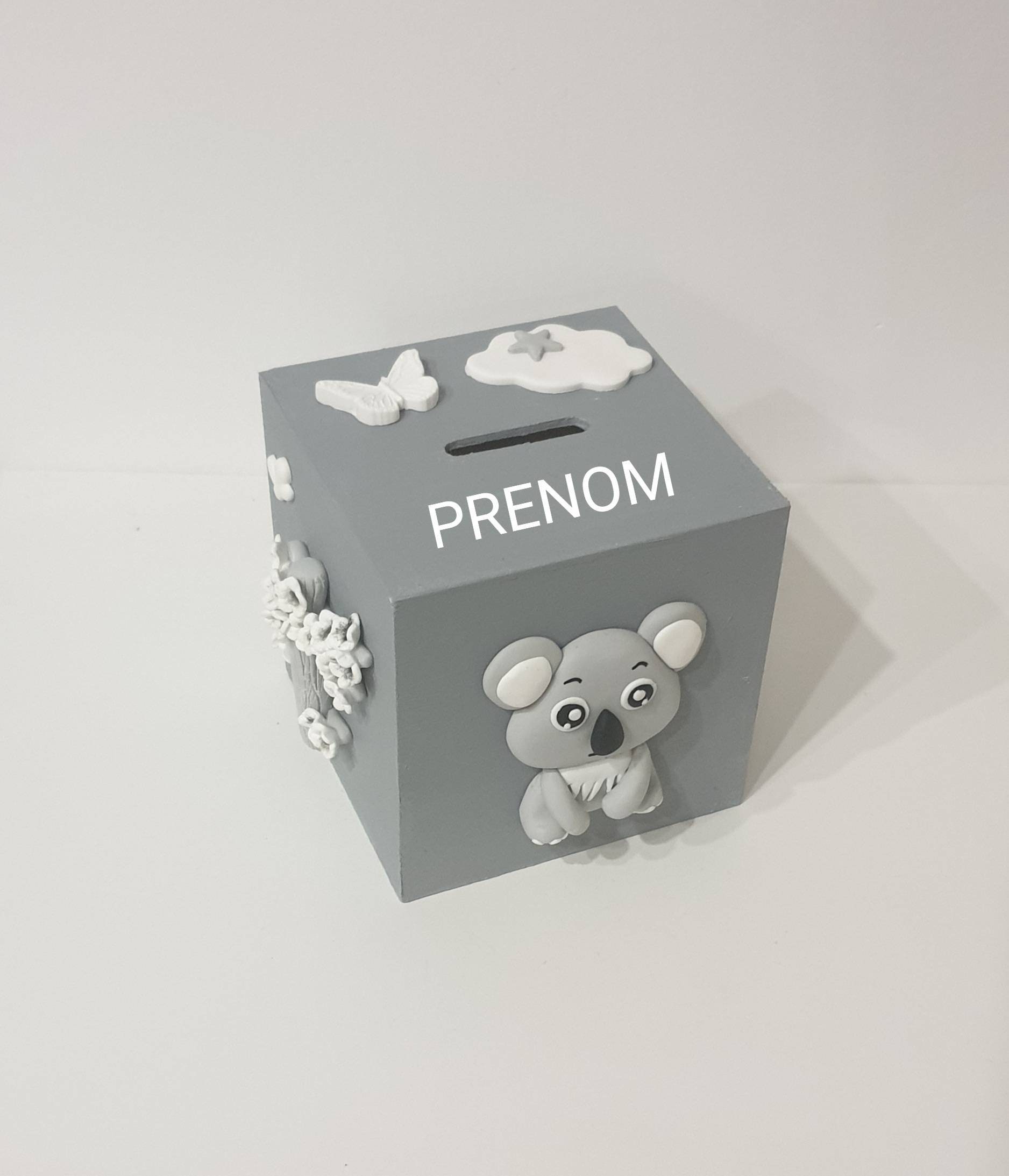 Tirelire + Prénom Bébé/Enfant Cadeau Naissance Koala Fleur Grise en Fimo Plaque de Porte Assortie