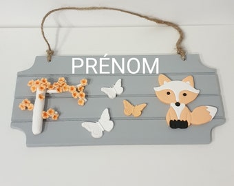 Plaque de porte / murale / enfant / cadeau naissance / bébé renard papillons grise + prénom / tirelire / attache tetine