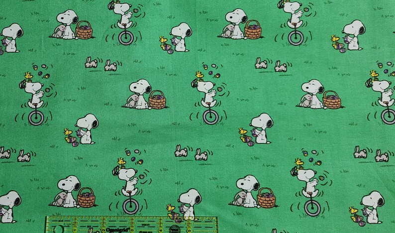 Peanuts snoopy easter fun Fabric 100/% cotton FQ Half yard By the Yard