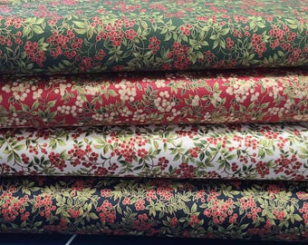 Moda Merry Manor 2025 métallisé 33864 Tissu 100 % coton crème, cramoisi, feuilles persistantes et ébène pour Noël