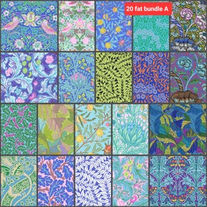 Puede incluir: Una colecci&oacute;n de 20 cuadrados de tela de 20 cm de lado, con una variedad de patrones florales y bot&aacute;nicos en tonos azules, verdes, rosas y blancos. El texto "20 fat bundle A" est&aacute; impreso en rojo en la parte superior de la imagen.