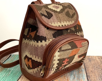Handcrafted Turkish Kilim Wool Backpack/Rucksack Handmade Kilim Boho Backpack, Ethnic Wool Rucksack, Floral  main image 4