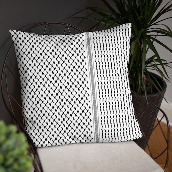Palestinian Kufiya Pattern Throw Pillow – Traditional Hatta Home Decor