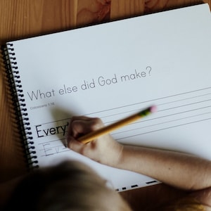 DIGITAL Los conceptos básicos del catecismo Copywork para niños / Copywork de las Escrituras / Práctica de escritura a mano para niños pequeños / Caligrafía / Trabajo de copia en la escuela en casa