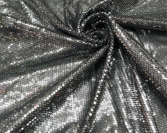 Capa corta: Gasa transparente con lentejuelas, tipo poncho, disponible en varios colores y tallas.