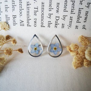 forget me not stud earrings, real flower stud earrings,real pressed flower jewellery, tiny cute earrings,botanical floral earrings,UK Gifts