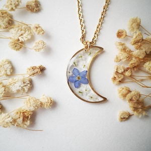 Forget Me Not Necklace,dainty Forget Me Not Jewelry, Real Flower Jewellery,Resin Jewelry, unique birthday gift, Real Pressed Flower Necklace