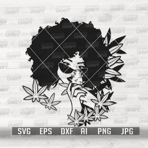 Puede incluir: Ilustración en blanco y negro de una mujer con un peinado afro sosteniendo una hoja de marihuana. La mujer lleva gafas de sol y tiene una expresión relajada. La imagen está rodeada de hojas de marihuana.